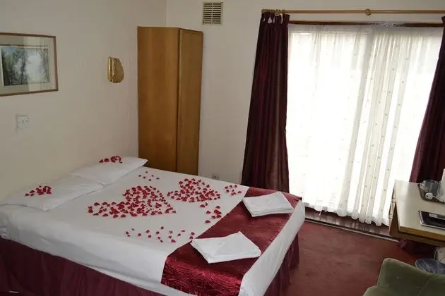Tek Büyük Yataklı Oda