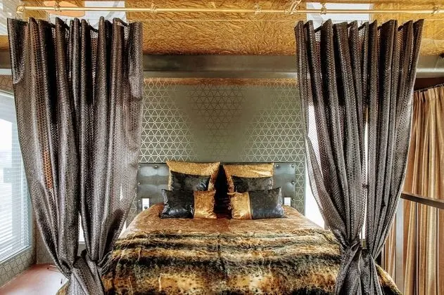 Design Suite, Tower (Mystique)