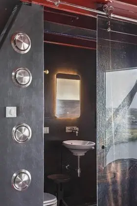 Design Suite, Tower (Mystique)