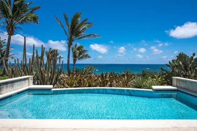 1 Bedroom Suite with 28ft Pool