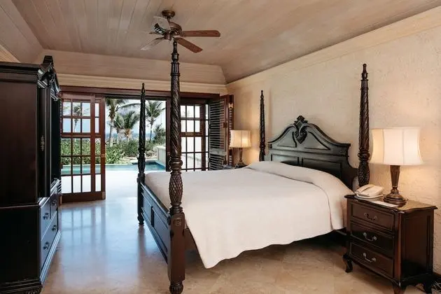 1 Bedroom Suite with 28ft Pool
