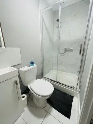 Tek Büyük Yataklı Oda, Banyolu/Duşlu