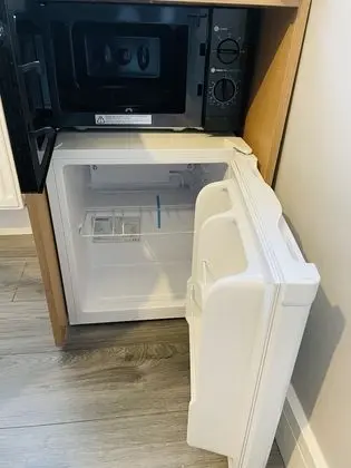 Tek Büyük Yataklı Oda, Ortak Banyo, Avlu Manzaralı