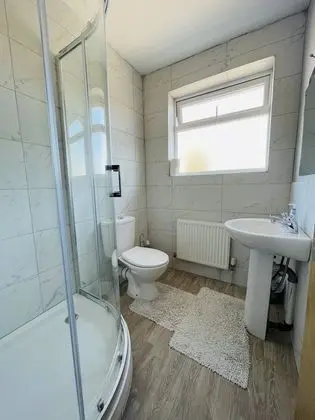 Tek Büyük Yataklı Oda, Ortak Banyo, Avlu Manzaralı