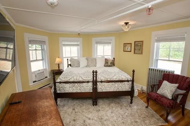 The Babe Ruth Room, 1 King Bed - Adults Only