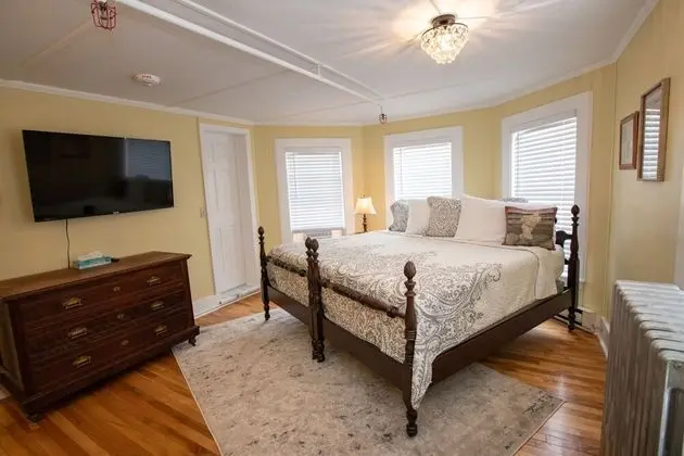 The Babe Ruth Room, 1 King Bed - Adults Only