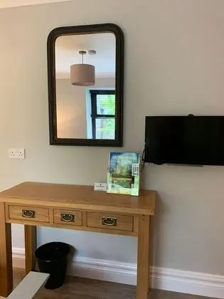 Standard Tek Büyük Yataklı Oda, Özel Banyo, Avlu Manzaralı (Double Room)