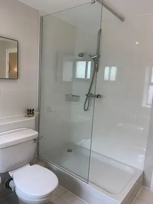 Standard Tek Büyük Yataklı Oda, Özel Banyo, Avlu Manzaralı (Double Room)