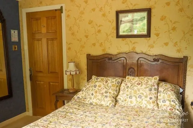 Tek Büyük Yataklı Oda (Beech and Rowan Rooms)