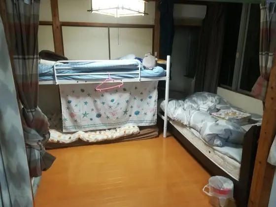 Ortak Ranzalı Oda, Sadece kadınlar için