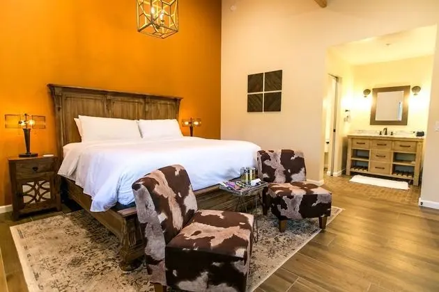 Amber Suite