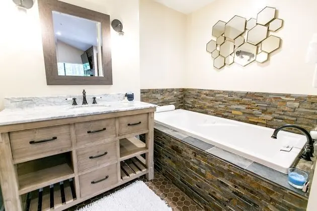 Amber Suite