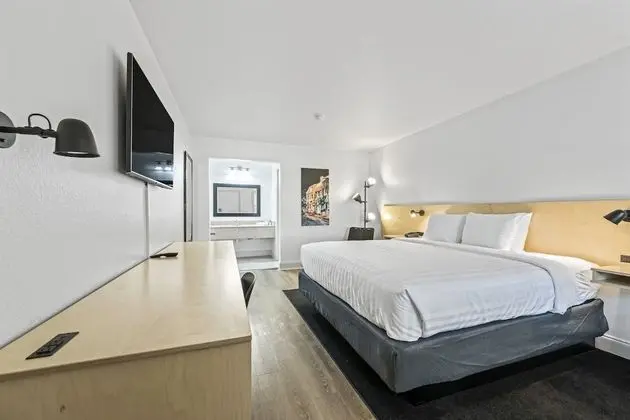 Oda, 1 En Büyük (King) Boy Yatak, Sigara İçilmez (Pet Friendly)