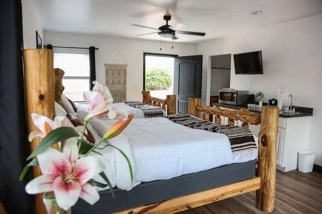 Santa Fe with 2 Double Beds