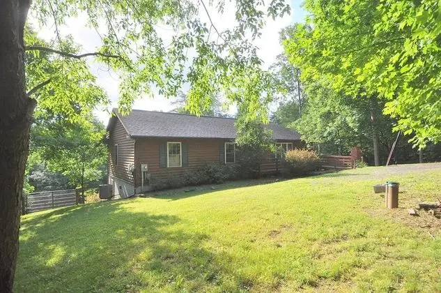 Ev, Birden Çok Yatak (Creekview Cabin)