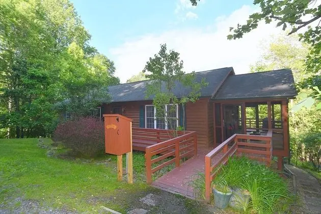 Ev, Birden Çok Yatak (Creekview Cabin)