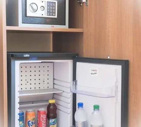 Üç Kişilik Oda