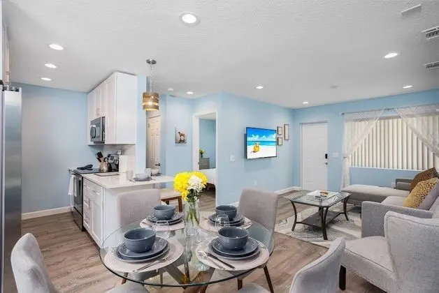 Ev (Crescent House of Sarasota)