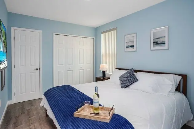 Ev (Crescent House of Sarasota)
