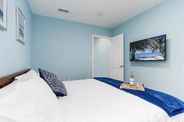 Ev (Crescent House of Sarasota)
