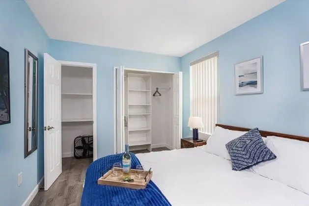 Ev (Crescent House of Sarasota)