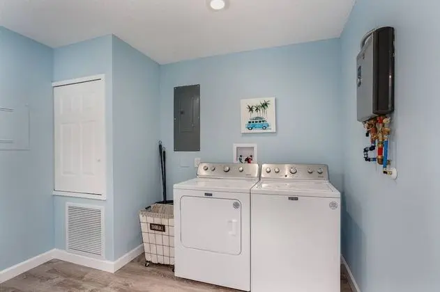 Ev (Crescent House of Sarasota)