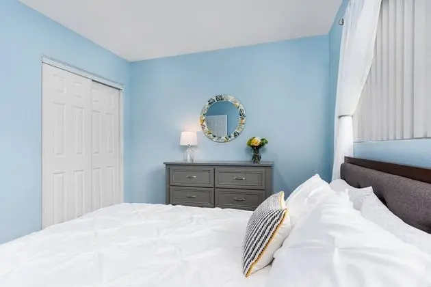 Ev (Crescent House of Sarasota)