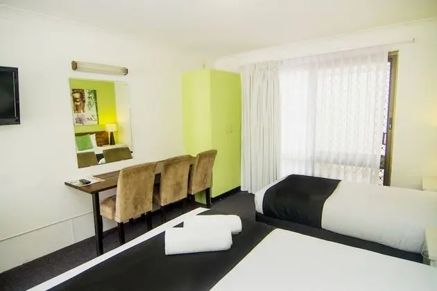 Deluxe İki Ayrı Yataklı Oda (Deluxe Room, Queen plus 1 single)
