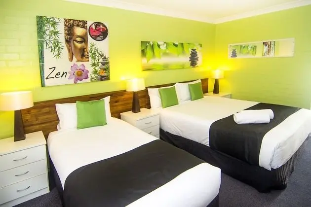 Deluxe İki Ayrı Yataklı Oda (Deluxe Room, Queen plus 1 single)