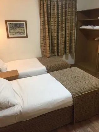 Üç Kişilik Oda, 3 Tek Kişilik Yatak