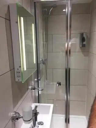 Üç Kişilik Oda, 3 Tek Kişilik Yatak