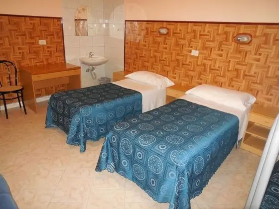 1 Posto Letto, Dormitorio Donne (Max 5 Persone)