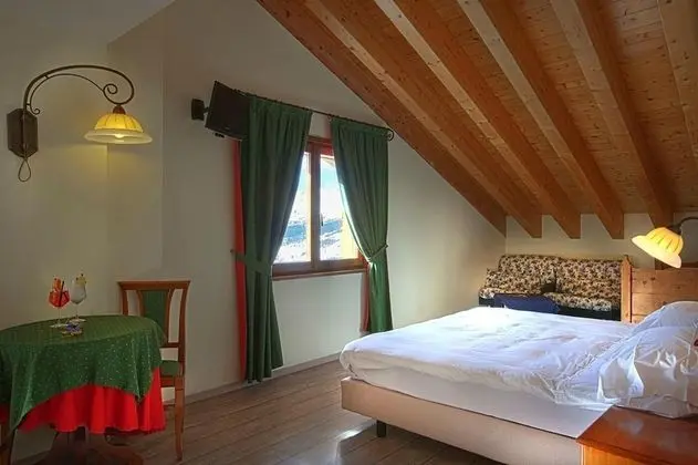 Deluxe Tek Büyük veya İki Ayrı Yataklı Oda