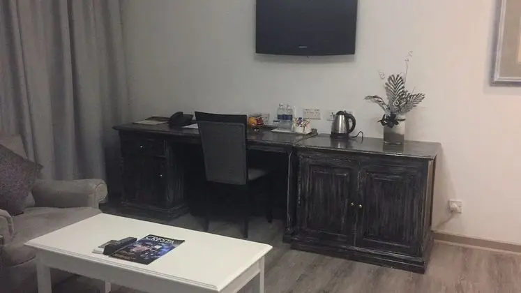 Süit, 1 Çift Kişilik Yatak, Bahçe Manzaralı (SUITE)