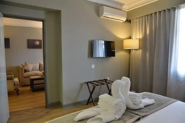 Family Tek Büyük Yataklı Oda