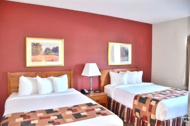 Süit, 2 Yatak Odası (King & 2 Queen Beds )