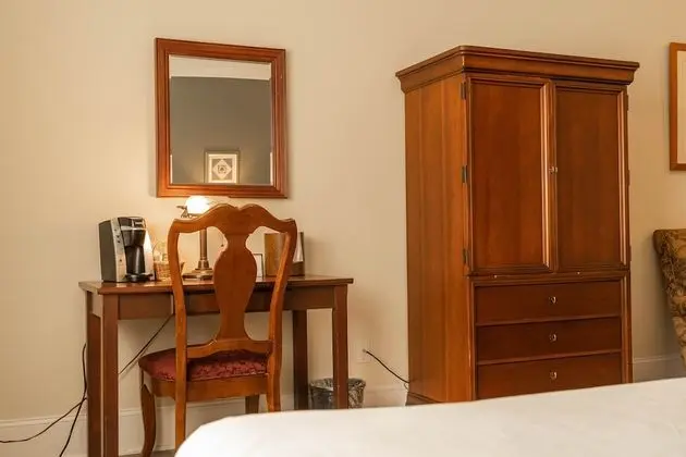 Standard Double Queen room