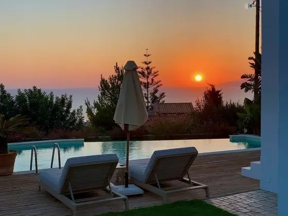 Luxury Heated Pool Suite