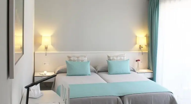 Deluxe Tek Büyük veya İki Ayrı Yataklı Oda