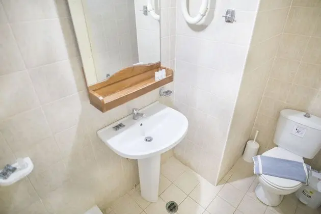 Tek Büyük veya İki Ayrı Yataklı Oda, Bahçe Manzaralı