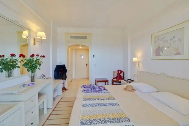 Tek Büyük veya İki Ayrı Yataklı Oda, Deniz Manzaralı