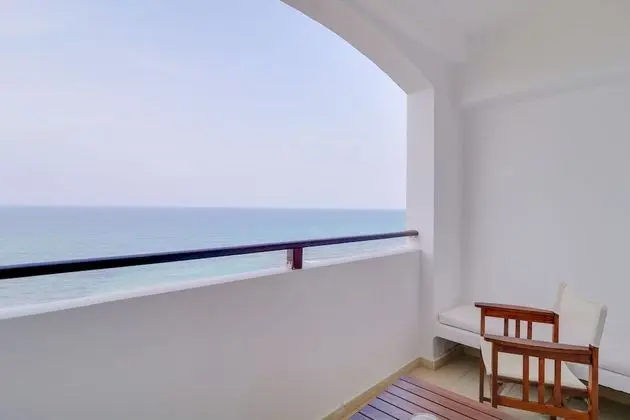 Tek Büyük veya İki Ayrı Yataklı Oda, Deniz Manzaralı