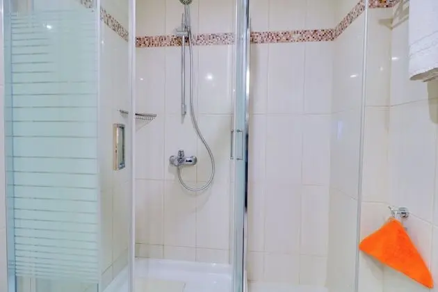 Tek Büyük veya İki Ayrı Yataklı Oda, Deniz Manzaralı