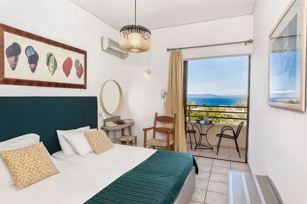 Tek Büyük veya İki Ayrı Yataklı Oda, Deniz Manzaralı
