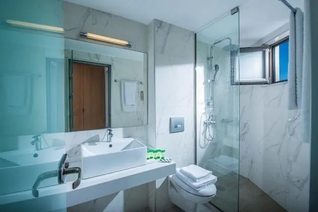 Deluxe Tek Büyük Yataklı Oda, Balkon