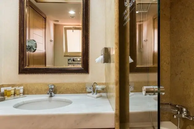 Inland View Suite