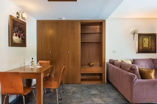 Side Sea View Suite