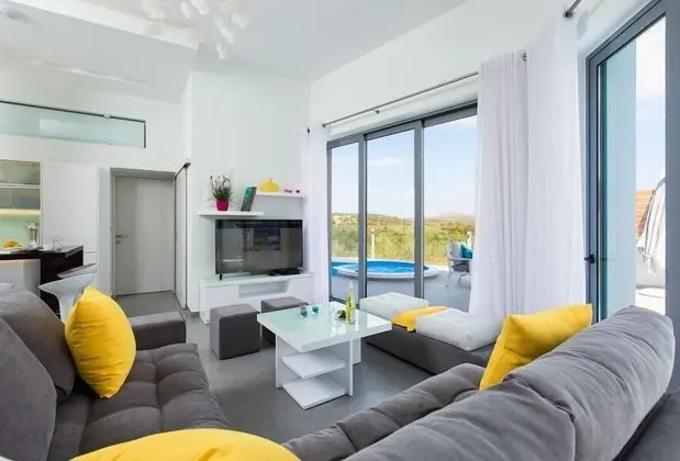 Villa, 4 Yatak Odası, Kişiye Özel Havuzlu (Chara)