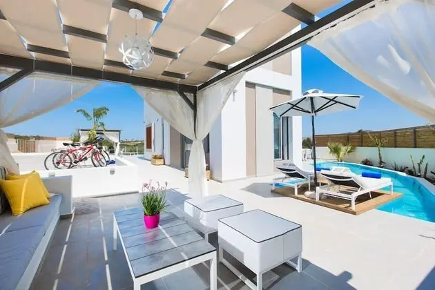 Villa, 4 Yatak Odası, Kişiye Özel Havuzlu (Chara)