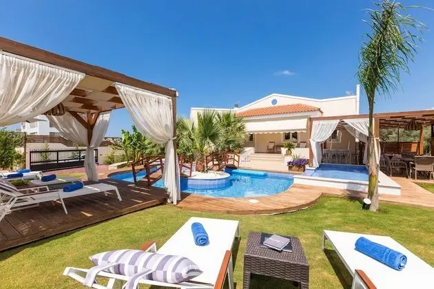 Villa, 4 Yatak Odası, Kişiye Özel Havuzlu (Eva)